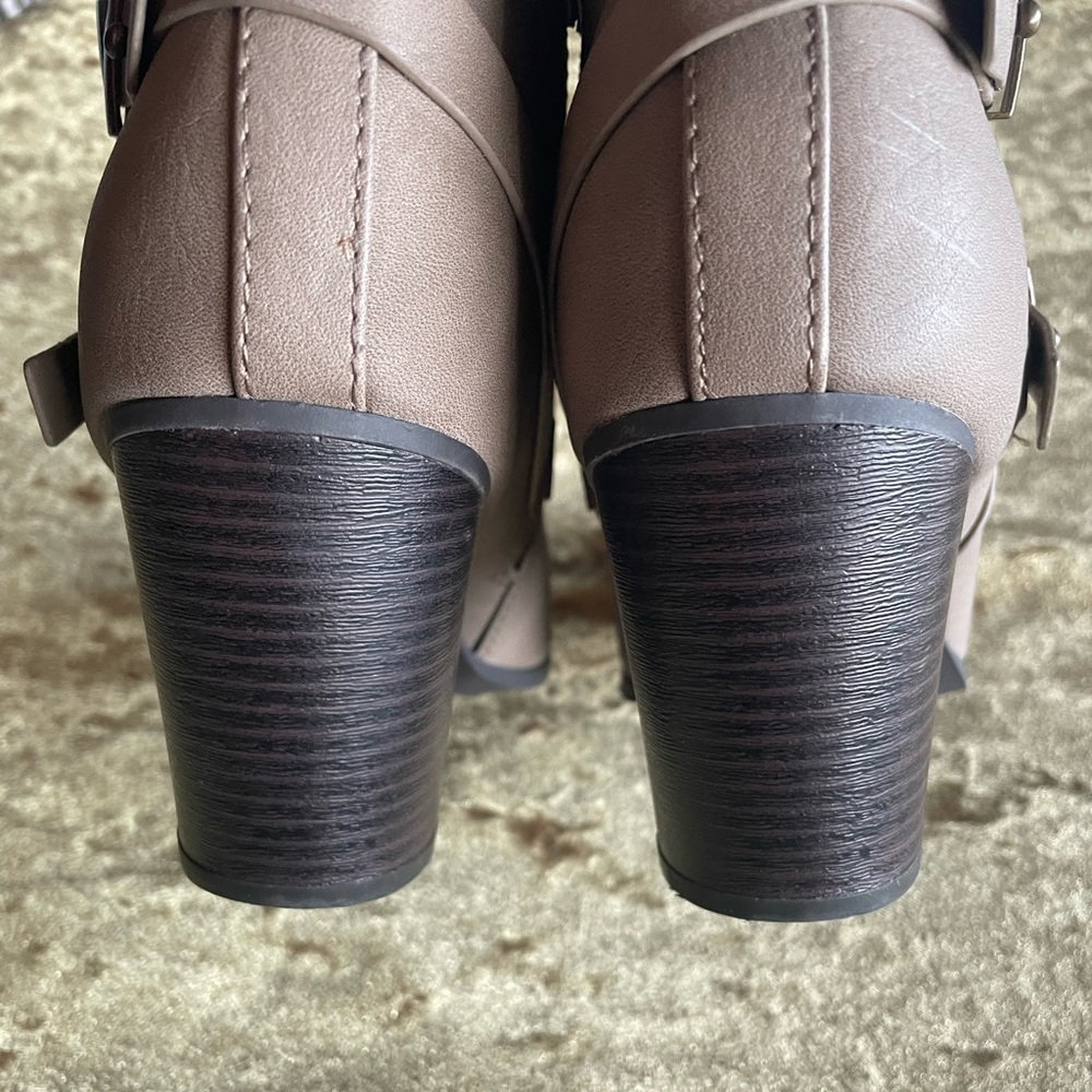 Soda - Taupe Booties - Size 8.5 - image 5